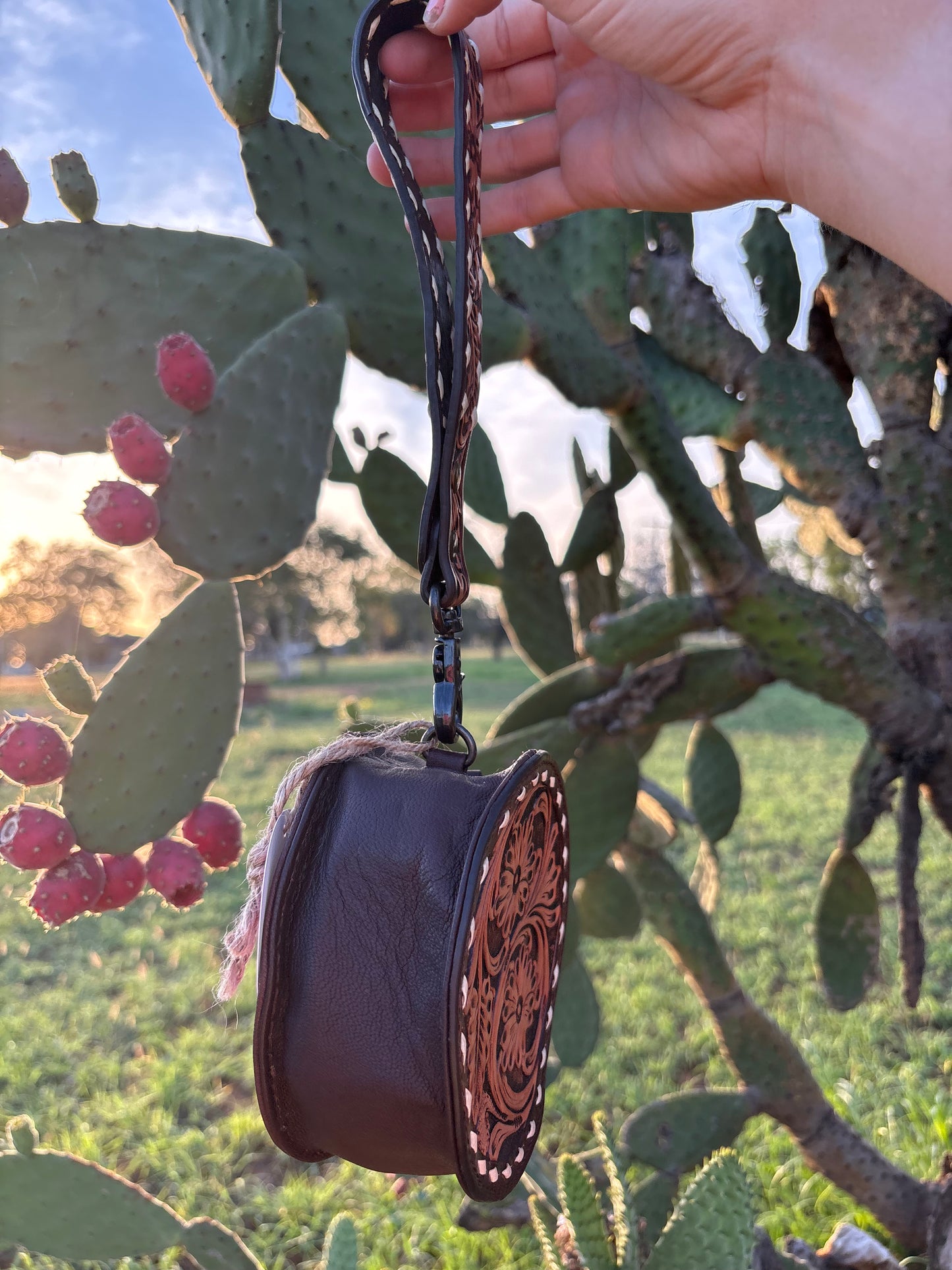 Round Brown Leather Tooled Wristlet 🤎