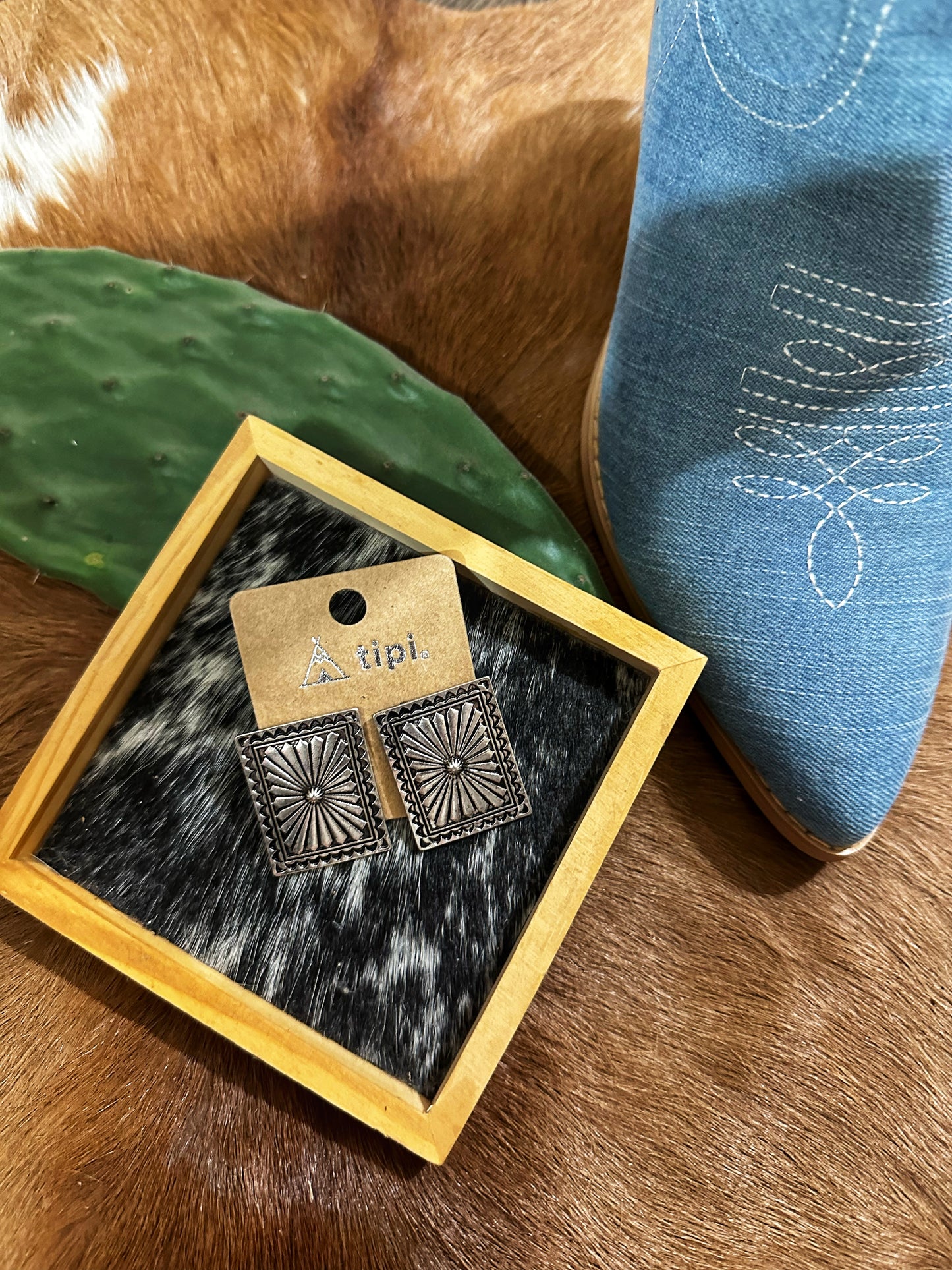 Ivy Western Concho Earrings