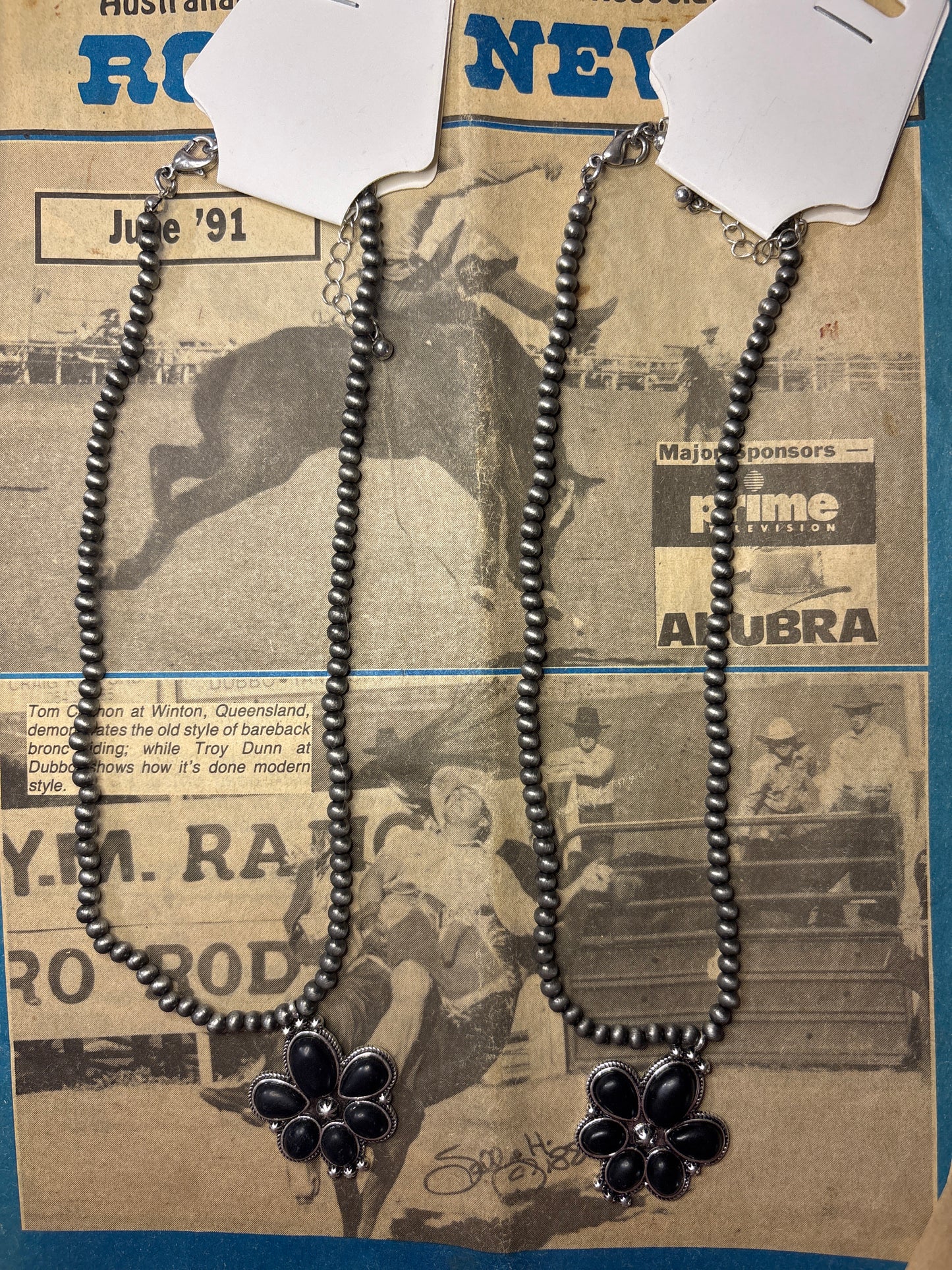 Bell Black Stone Choker