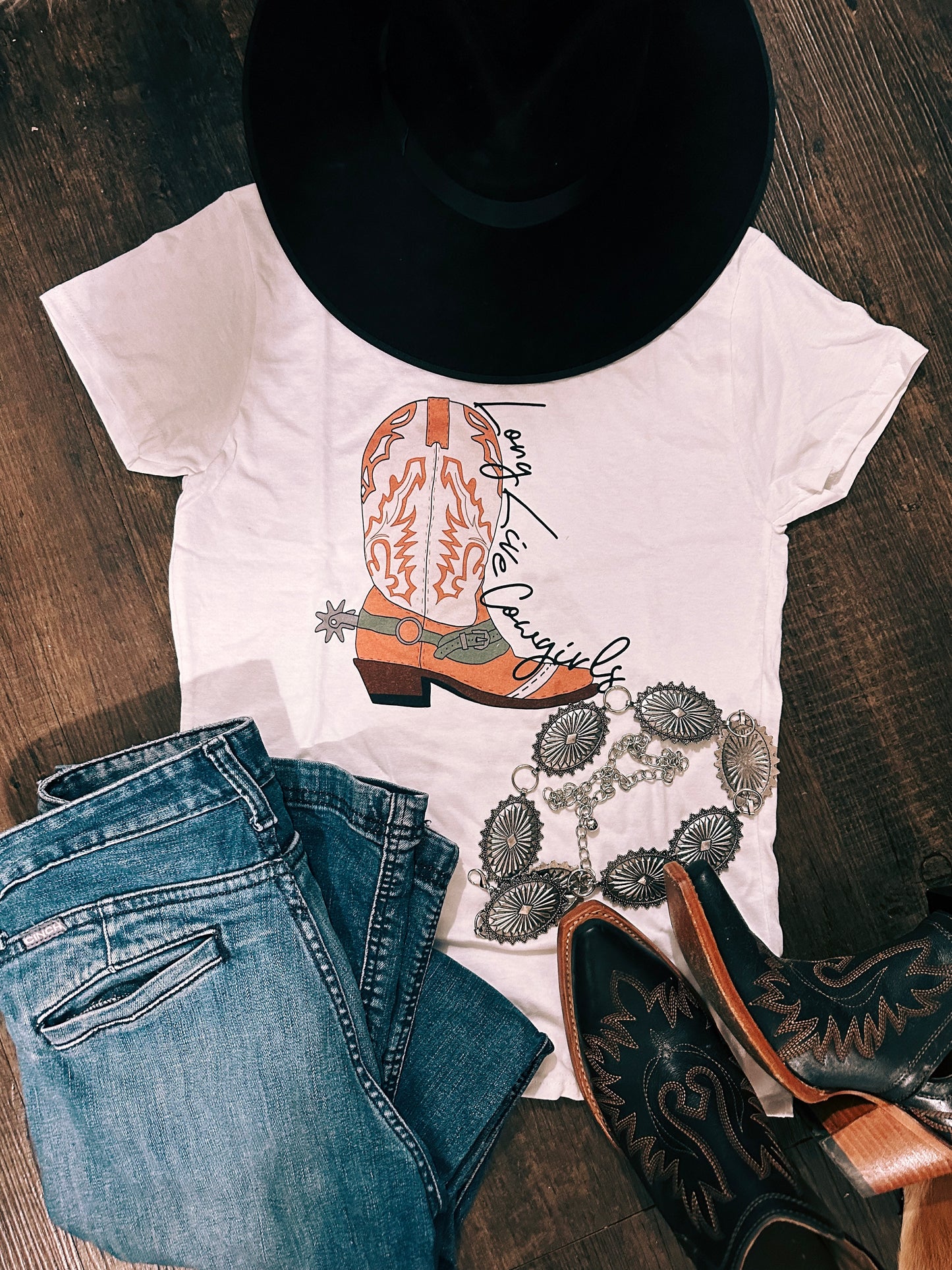Long Live Cowgirl Fitted Graphic Tee💖🌵