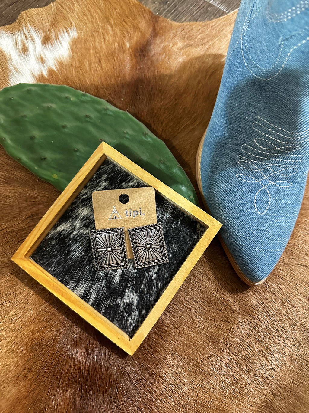Ivy Western Concho Earrings