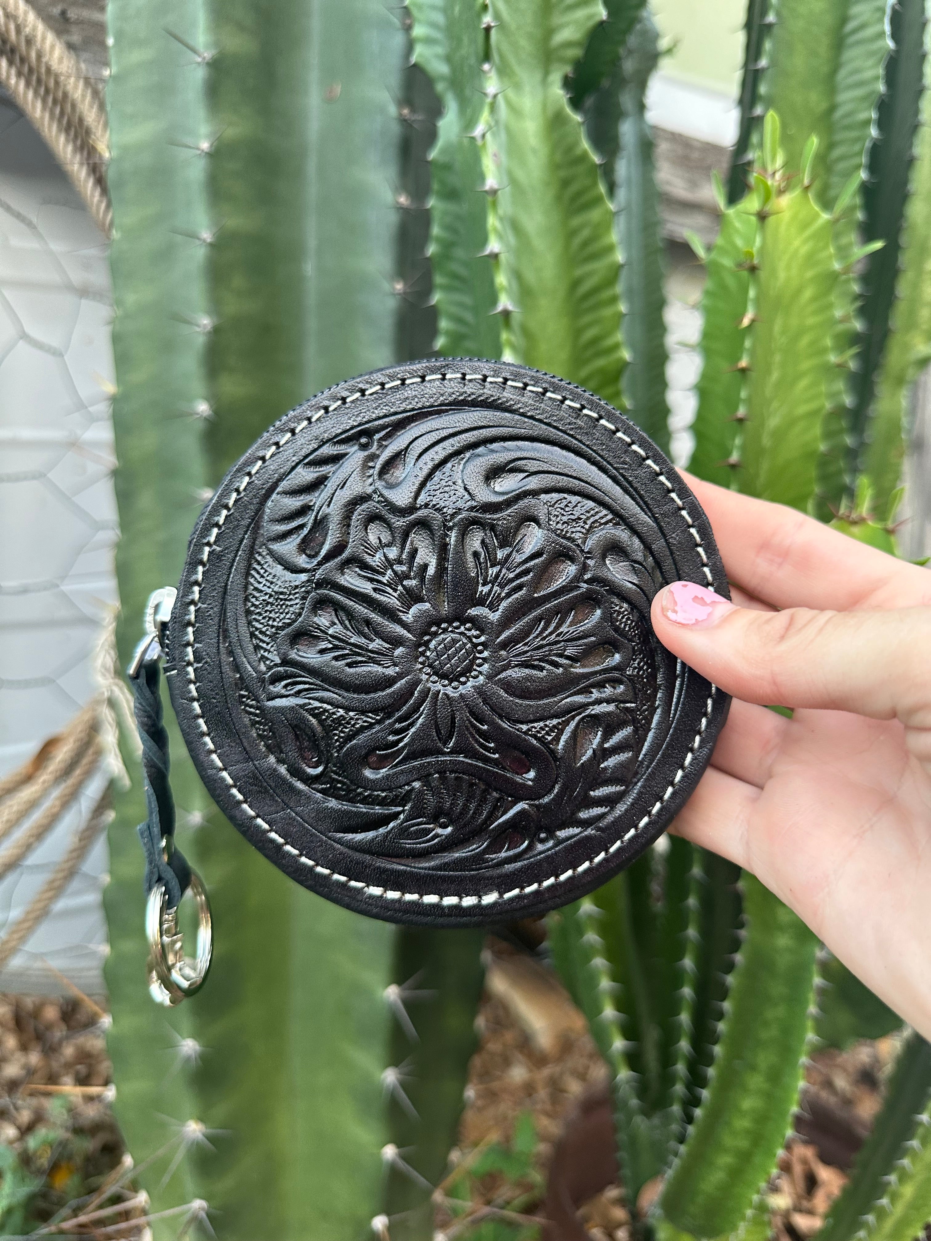 Round Tooled Leather Purses 🌵 x 3 colours